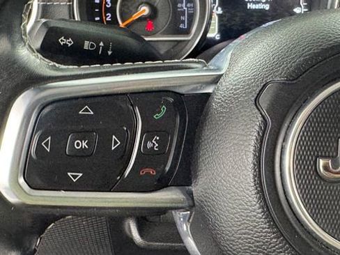 Used 2019 Jeep Wrangler Unlimited Sahara AWD/4WD image 22