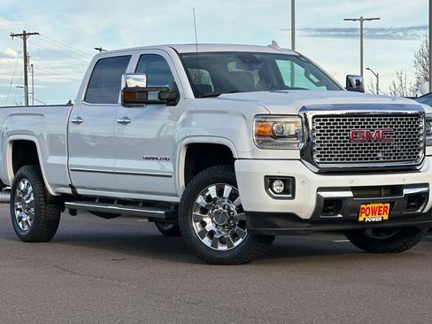 Used 2016 GMC Sierra 2500 Denali w/ Duramax Plus Package image 2
