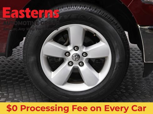 Used 2024 RAM 1500 Classic SLT AWD/4WD image 29