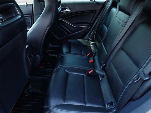 Used 2018 Mercedes-Benz CLA 250 image 8
