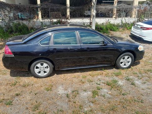 Used 2011 Chevrolet Impala LT FWD image 2