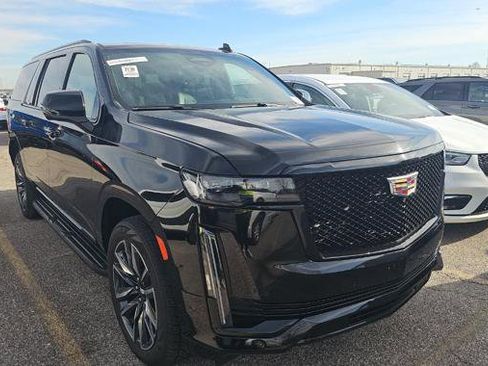 Used 2023 Cadillac Escalade ESV Sport image 3