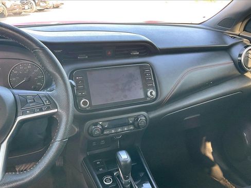 Used 2021 Nissan Kicks SR w/ SR Premium Package image 9