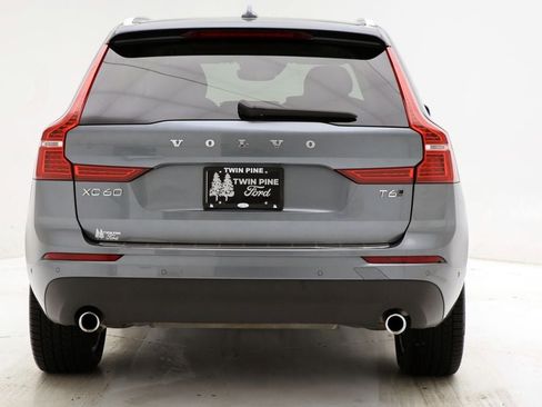 Used 2018 Volvo XC60 T6 Momentum w/ Vision Package image 7