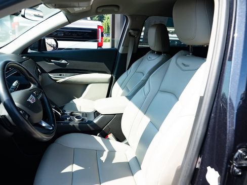 Used 2023 Cadillac XT4 Premium Luxury AWD/4WD image 17