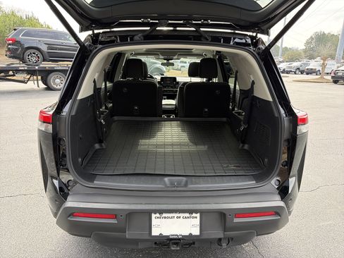 Used 2022 Nissan Pathfinder SV w/ SV Premium Package image 18