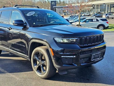 Used 2023 Jeep Grand Cherokee L Limited w/ Luxury Tech Group II image 2