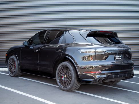Certified 2023 Porsche Cayenne GTS AWD/4WD image 3