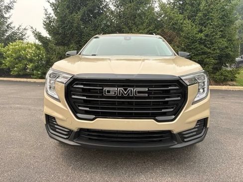 Used 2023 GMC Terrain SLE w/ Driver Convenience Package FWD image 11