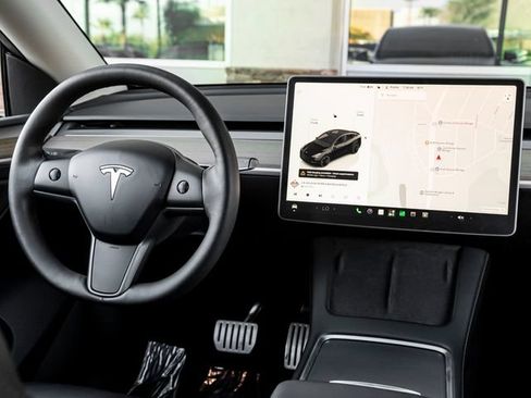 Used 2023 Tesla Model Y Performance AWD/4WD image 23