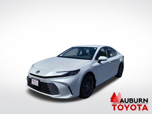 New 2026 Toyota Camry XLE AWD/4WD image 3