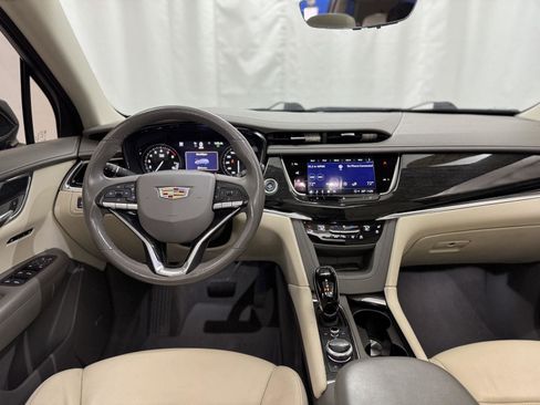 Used 2021 Cadillac XT6 Premium Luxury image 28