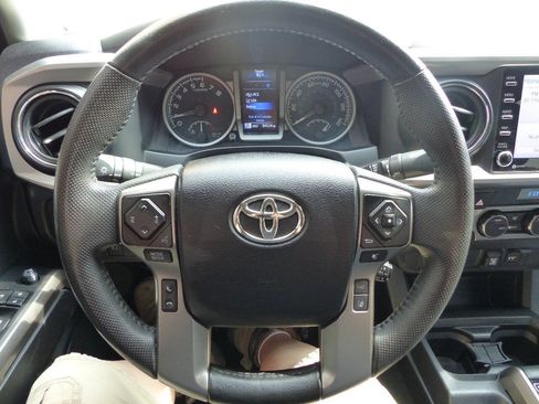 Used 2022 Toyota Tacoma SR5 AWD/4WD image 49