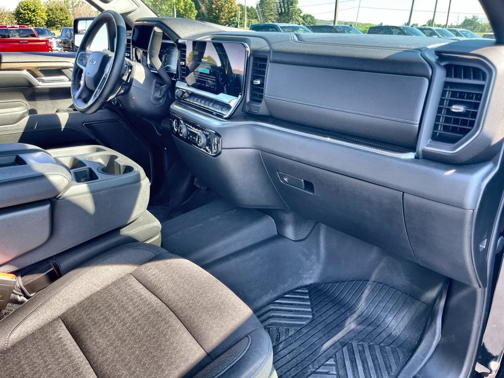 Used 2023 Chevrolet Silverado 1500 RST AWD/4WD image 27