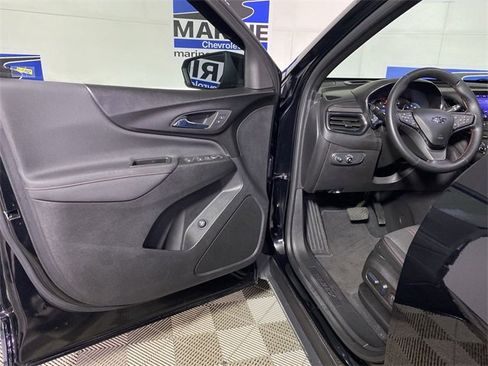 Used 2023 Chevrolet Equinox RS image 29