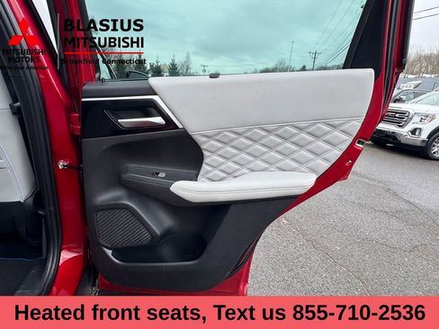 Used 2023 Mitsubishi Outlander SEL image 32