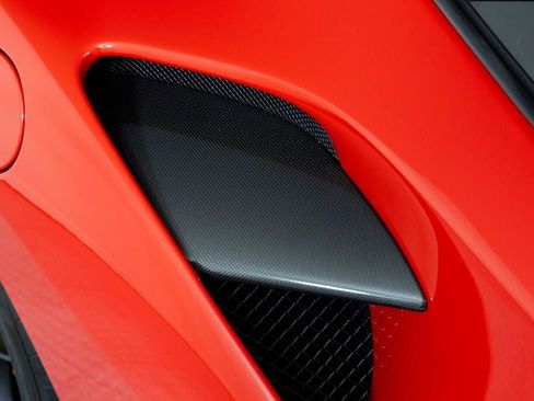 Used 2017 Ferrari 488 GTB RWD image 33