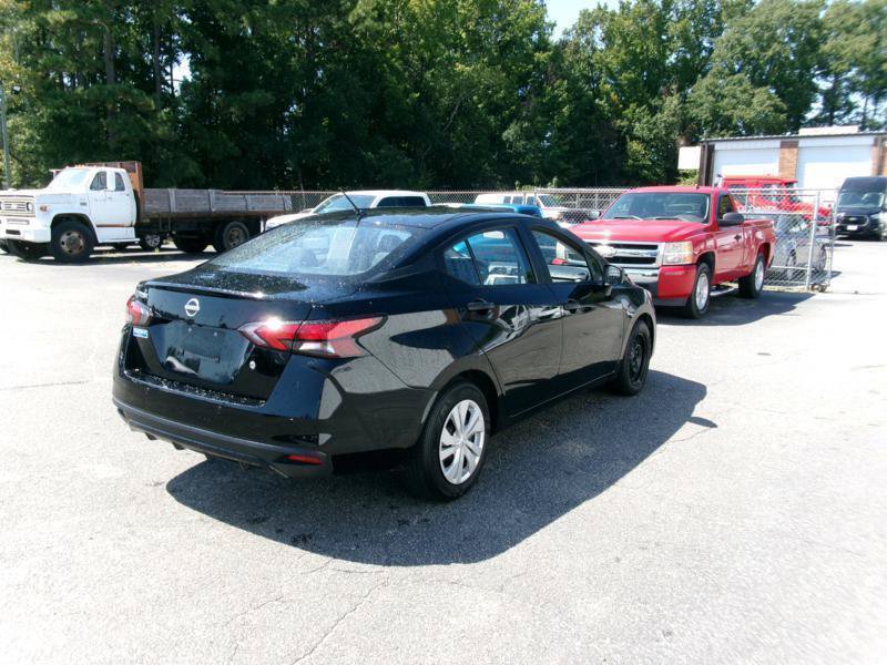 Used 2025 Nissan Versa S FWD image 10