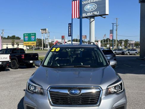 Used 2020 Subaru Forester Limited w/ Popular Package #3 image 8