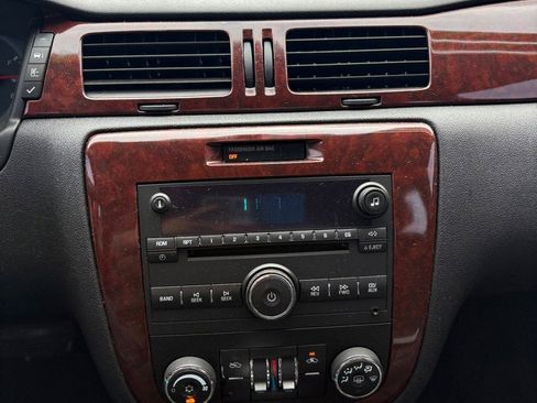 Used 2009 Chevrolet Impala LS FWD image 17