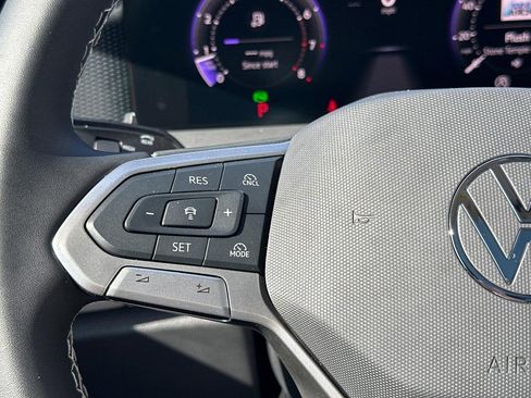 New 2025 Volkswagen Tiguan SE AWD/4WD image 21