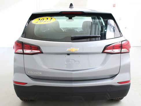 Used 2023 Chevrolet Equinox LS FWD image 7