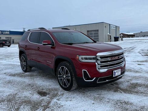 Used 2020 GMC Acadia SLT w/ Driver Alert Package II image 2