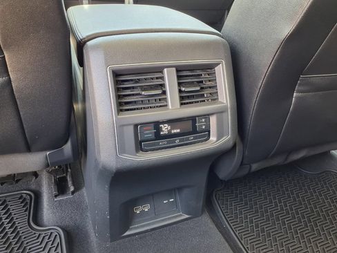 Used 2019 Volkswagen Atlas SEL FWD image 14