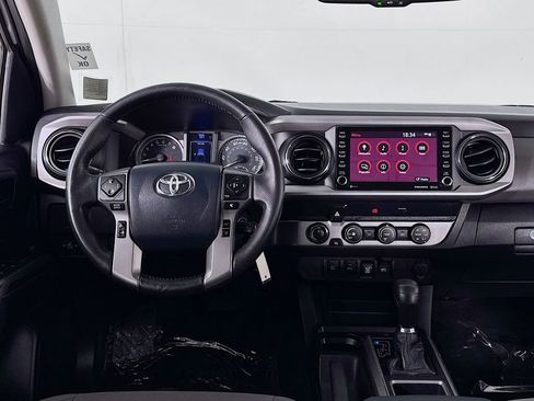 Used 2020 Toyota Tacoma SR5 image 28