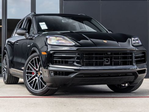 New 2026 Porsche Cayenne S image 6