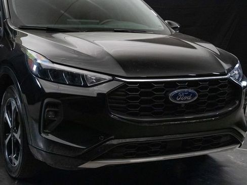 Used 2023 Ford Escape ST-Line Select w/ Tech Pack #2 image 3
