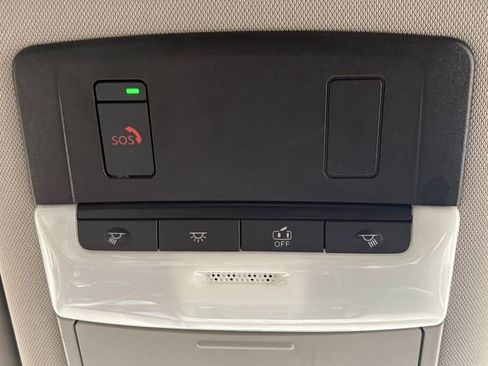 Used 2023 Nissan Rogue SV image 29