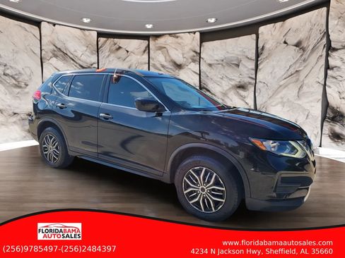 Used 2017 Nissan Rogue S AWD/4WD image 1