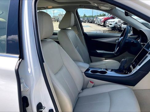Used 2019 INFINITI Q50 Luxe w/ Essential Package (3.0T Luxe) RWD image 30