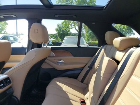 Used 2024 Mercedes-Benz GLE 350 4MATIC image 10