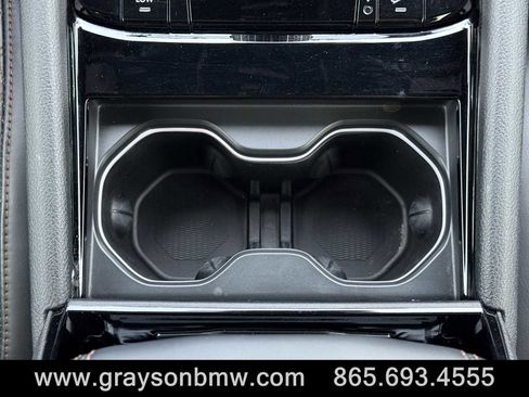 Used 2022 Jeep Grand Cherokee Summit w/ Luxury Tech Group V image 21