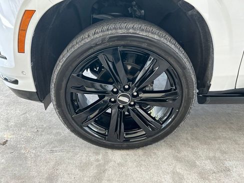 Used 2025 Cadillac Escalade Sport Platinum AWD/4WD image 16