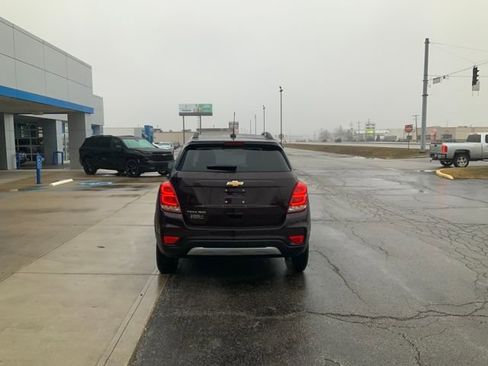 Used 2022 Chevrolet Trax LT w/ LT Convenience Package image 8