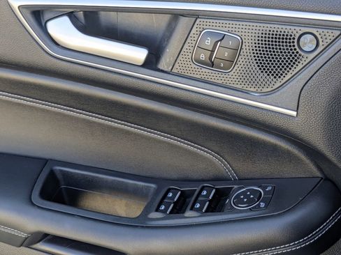 Used 2024 Ford Edge Titanium image 26