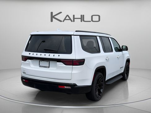 Used 2023 Jeep Wagoneer Series II AWD/4WD image 4