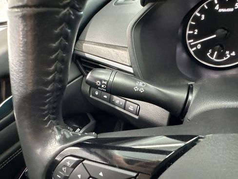 Used 2023 Nissan Altima 2.5 SV w/ SV Premium Package FWD image 22