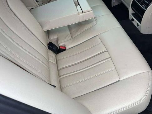 Used 2019 BMW 530i w/ Convenience Package image 22