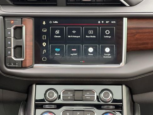 Certified 2024 GMC Yukon Denali Ultimate AWD/4WD image 17