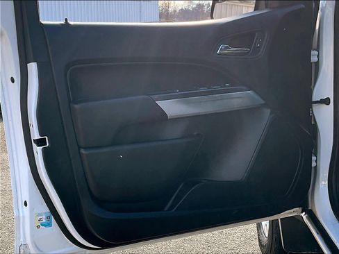 Used 2017 Chevrolet Colorado LT w/ Luxury Package, Chrome image 9