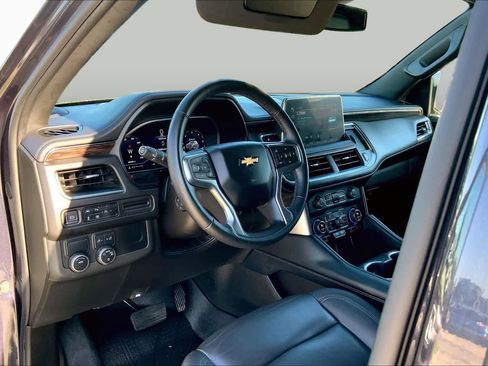Used 2023 Chevrolet Tahoe LT w/ Luxury Package RWD image 17