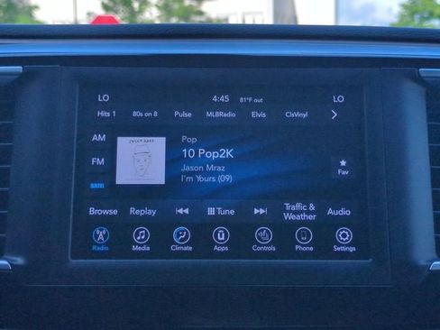 Used 2018 Chrysler Pacifica Touring-L FWD image 18