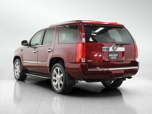 Used 2011 Cadillac Escalade Luxury AWD/4WD image 3