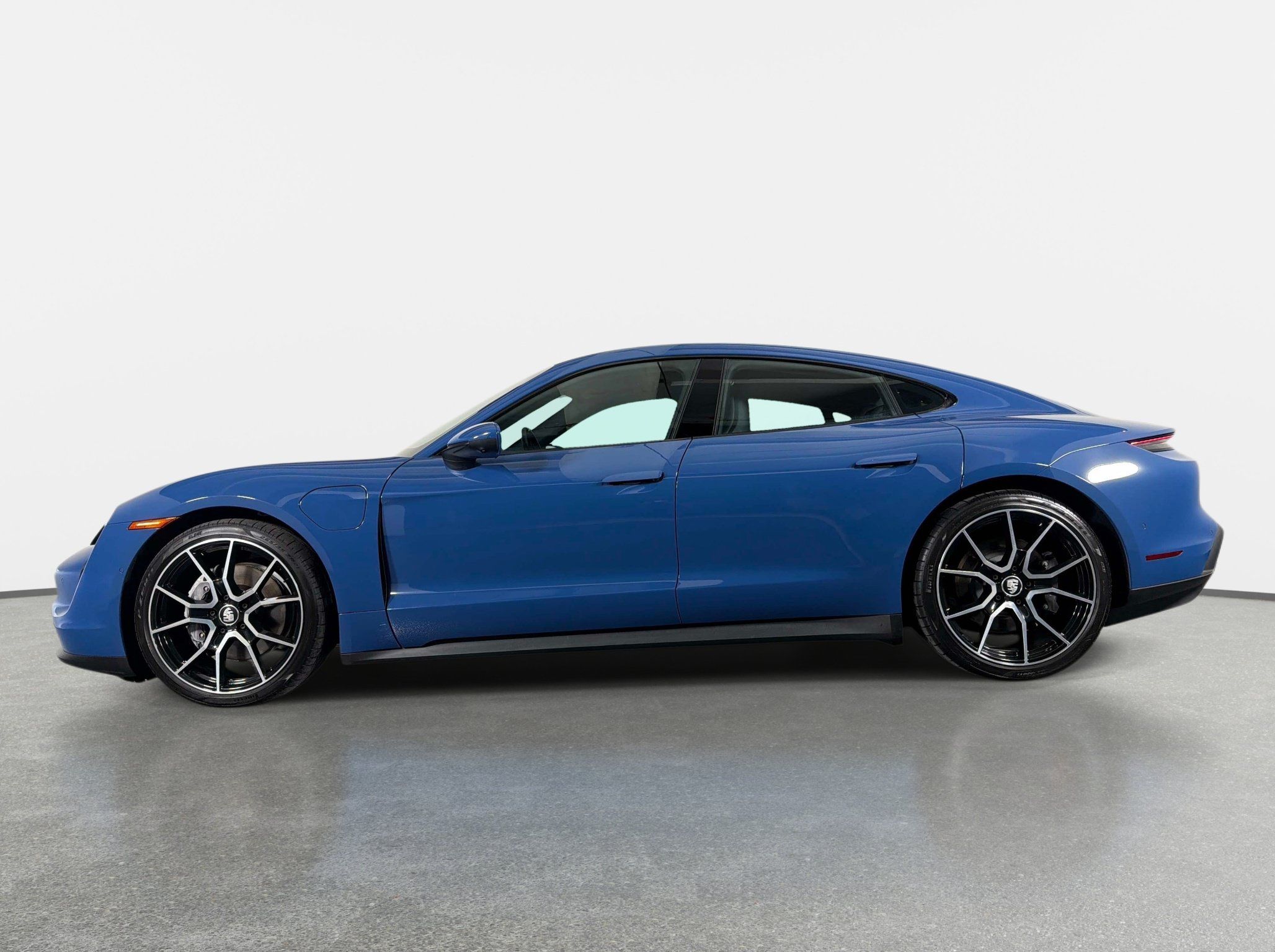 Used 2023 Porsche Taycan RWD image 13