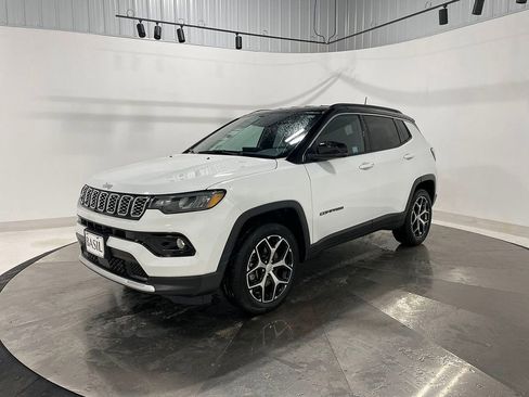 Used 2024 Jeep Compass Limited image 8