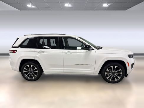 Used 2023 Jeep Grand Cherokee Overland w/ Adv Protech Group III AWD/4WD image 7